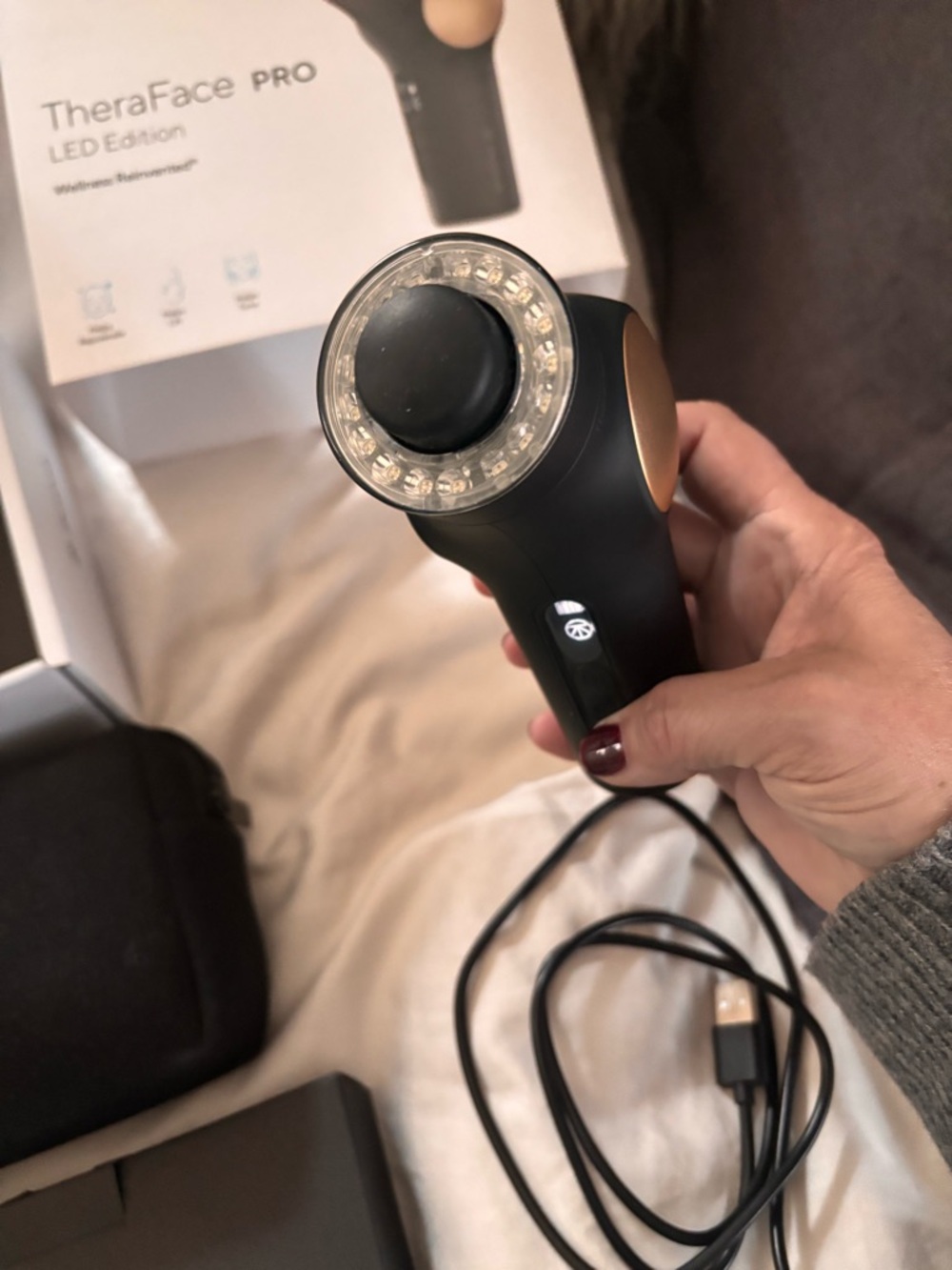 Therabody TheraFace PRO LED Edition - Black with Rose Gold Ring - Picture 5 of 6